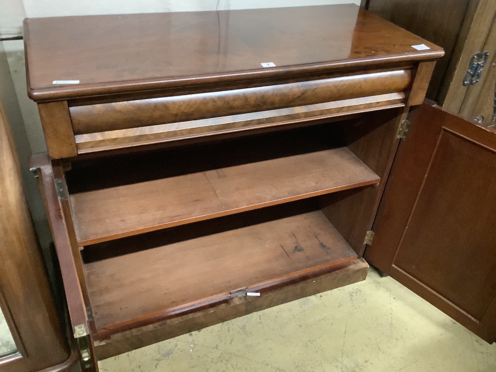 A Victorian mahogany chiffonier, width 106cm depth 46cm height 95cm